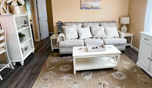 Rehoboth getaway/HotTub/EV/2bd/3.7mi beach/outlets in Rehoboth Beach