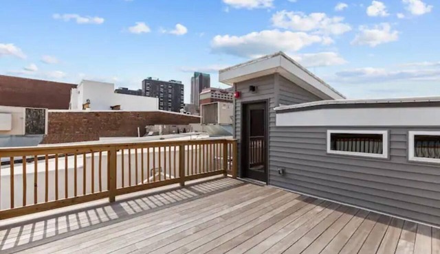 Riverfront Loft - Private Balcony - King Bed - Arch, Conventions & Casino in St. Louis