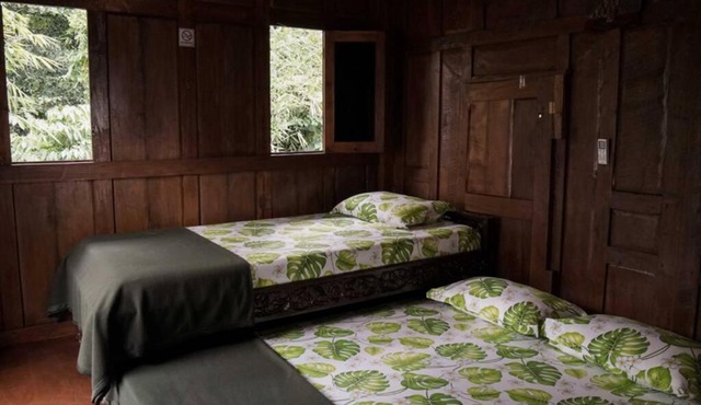 Rumah Kayu Joglo Yudhistira, tepi sungai, 2BR in Yogyakarta