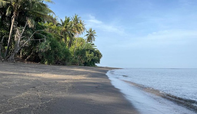 Secret Beach Beachfront Villa in Papak