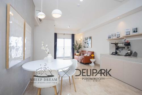 SheepDream Empire 31C DeliparkMall 3Bedroom in Medan