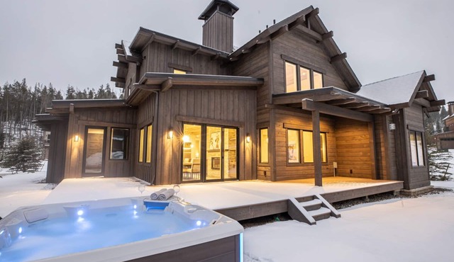 Ski-In/Ski-Out Cabin with Private Hot Tub and Mountain Views in Big Sky