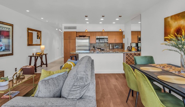 South Palm Springs Gem with In Unit Washer and Dryer and views of Bob Hope House in Palm Springs