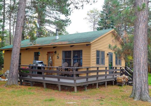 Spacious 3 Bed House - Built for Groups - Smart Tv - Wi-Fi CB11 in Babbitt