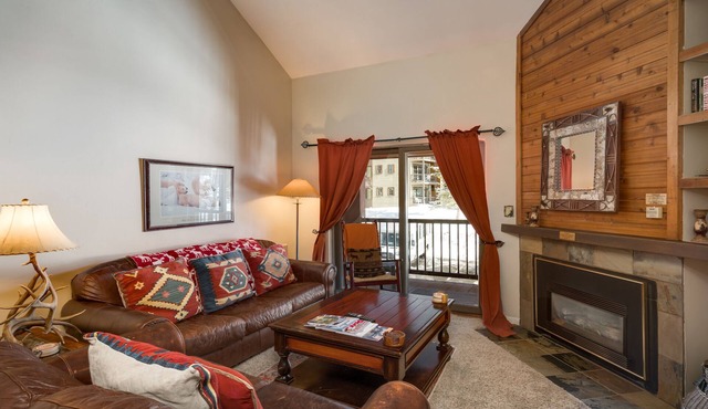 Spacious 3-Bedroom + Loft Condo at Timber Run – Mountain Views, and Walkable to in Steamboat Springs