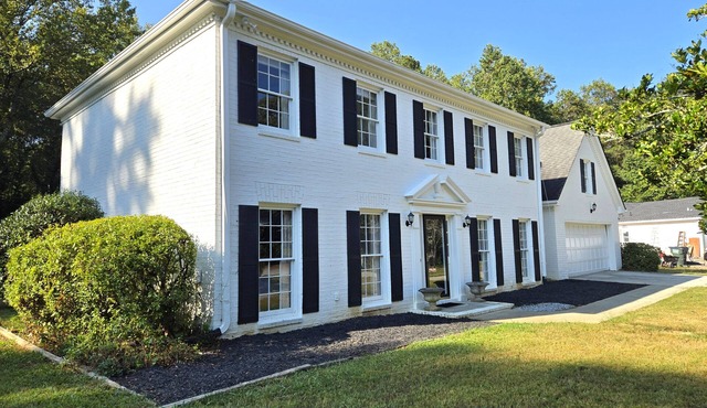 Spacious 5br/3bth home in a cul-de-sac in Lawrenceville