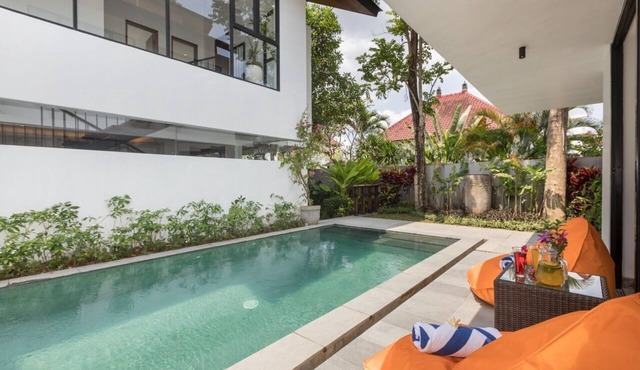 Spacious, 6 Bedroom Family Villa in Canggu
