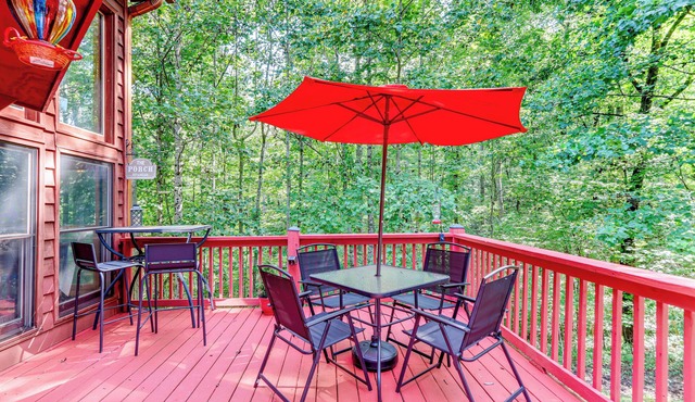 Spacious Talking Rock Cabin: Game Room, Fire Pit! in Talking Rock