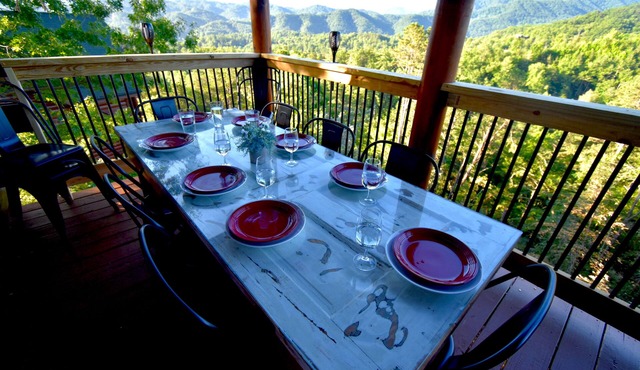 SPECTACULAR VIEWS OF THE MOUNTAIN RANGES IN THE PARK - YOU HAVE TO EXPERIENCE IT in Sevierville