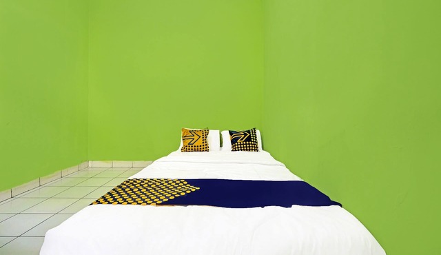 SPOT ON 91325 Pondok Hijau Guest House Syariah in Hegarmanah