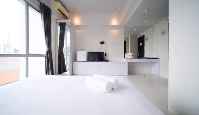 Strategic And Comfy Studio (No Kitchen) At Grand Darmo Suite Apartment in Surabaya