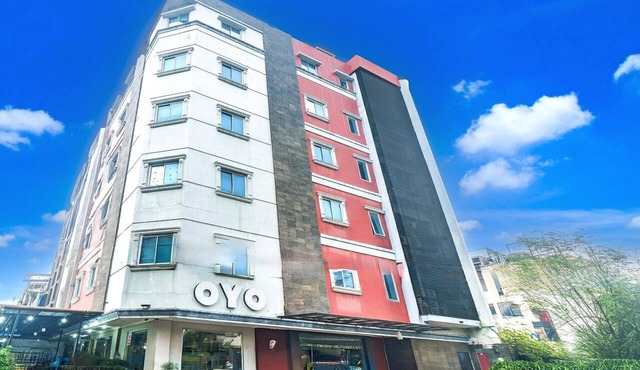 Stylish DBL Suite Escape W/Free WiFi and Parking