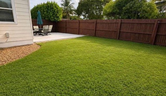 Stylish Florida Getaway Patio & Private Backyard in West Palm Beach
