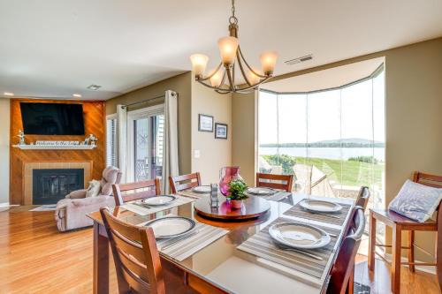 Sun-Filled Condo w/Smith Mountain Lake Views in Moneta