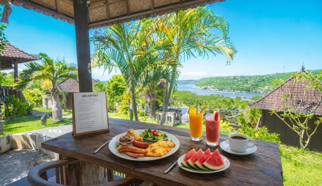 Sunrise Hut's Lembongan