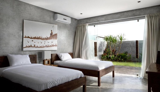 Surflodge Limasan Bali