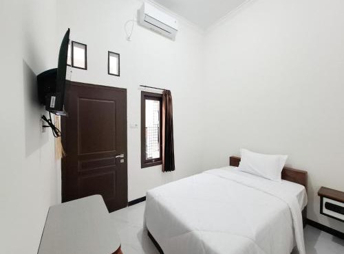 Surya Living RedPartner near Suncity Mall Madiun in Madiun