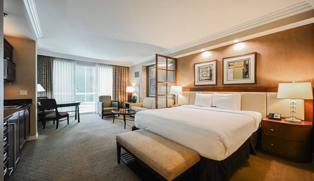 SVS: Strip View Studio | Private Balcony | Pool & Gym | Signature at MGM in Las Vegas