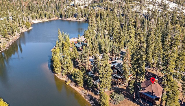 The only Bear Valley lakefront + beachfront cabin with ski in-out access in Bear Valley