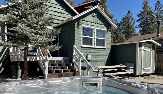 The Wee Cabin - Modern studio style property with private hot tub and lake adjacent views! in Big Bear Lake
