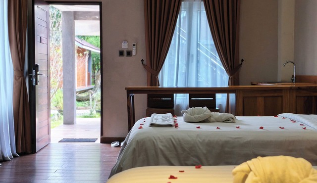 Thong's Inn - KNO Kualanamu Transit Hotel in Medan