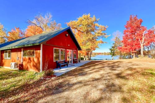 Trails, Firepit, Paddling, Fishing, Beach, Privacy in Parkers Prairie
