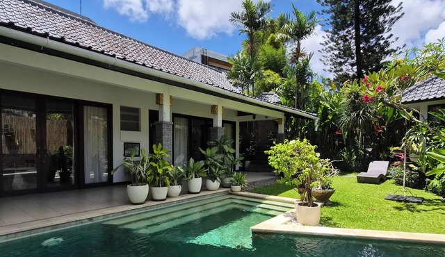 Tranquil 2-bedroom house with AC in charming Canggu in Kuta