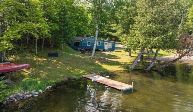 Turtle Lake Beach House - Get Up North Retreats in Bigfork