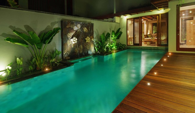 Two Bed Jacuzzi and Pool villa Sukawati