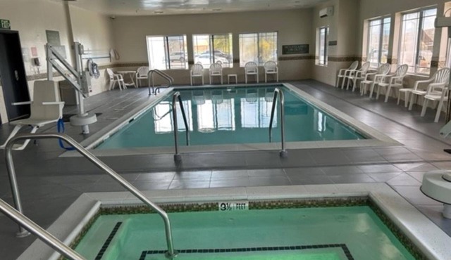 Two Relaxed, Convenient Rooms w/Breakfast Near Restaurants + Gas Stations in Barstow