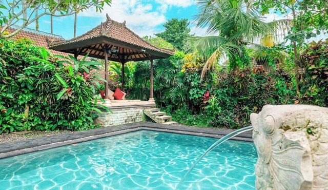 Ubud's Best New 2BR w Spa, Pool & Lush Garden in Kabupaten Gianyar
