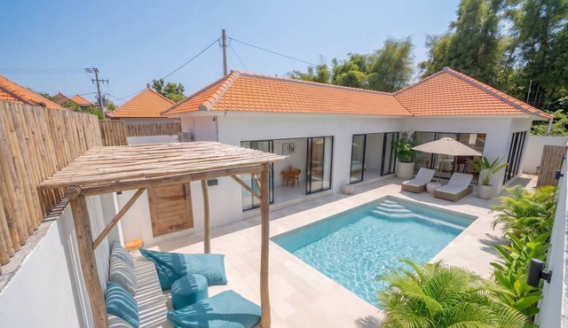 Ungasan's Best 3BR w Pool & Garden, Beach Access