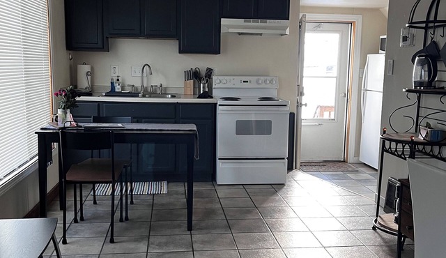 Upper Pro Retreat near Hospitals - 30 day min - Garage & Yard. Dog-friendly! in Milwaukee