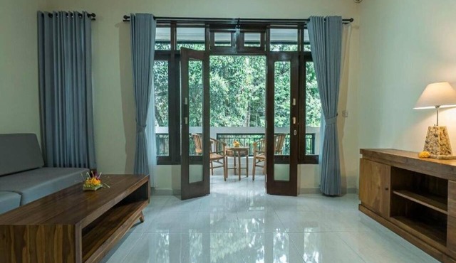 Vaneka Garden House