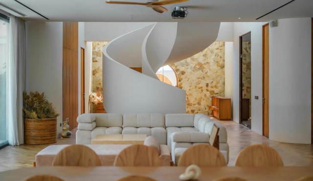 Villa Babylon - 8BR Lux Seseh Villa, 3 pools, Jacuzzi, Ocean views