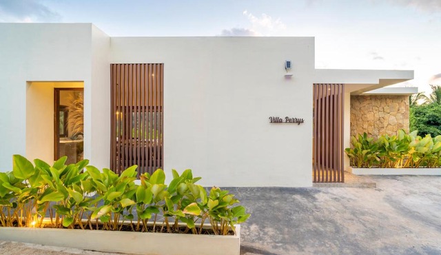 Villa Perrys 3BDR with Pool and Views in Kuta Lombok