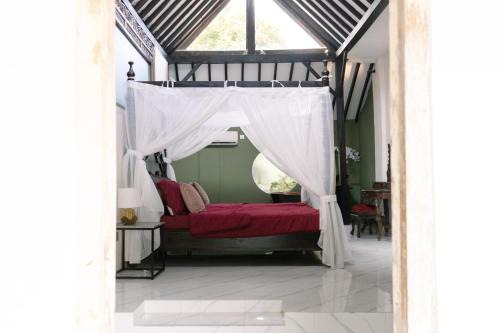 Villa Tria Laweyan Solo in Solo