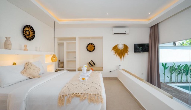 Villa Zahka - 1BR Private Luxury Hideaway near Seseh Beach in Canggu
