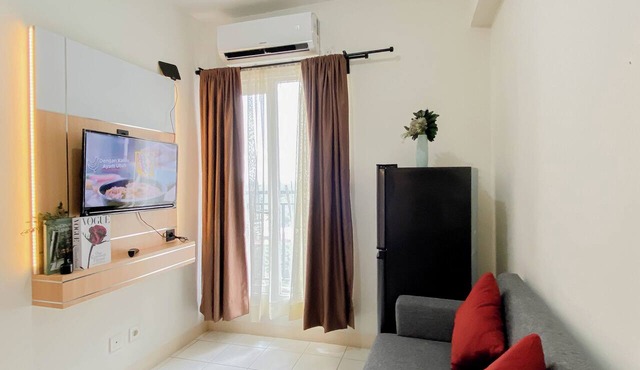Warm And Cozy 2Br At Apartment Podomoro Golf View in Depok