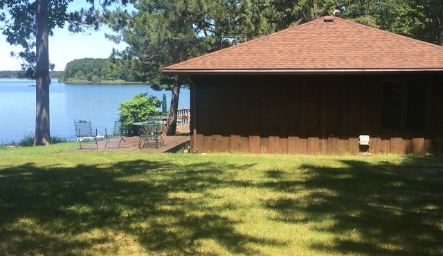 Waterfront 3 Bedroom Cottage on Beautiful Lake Nokomis in Tomahawk