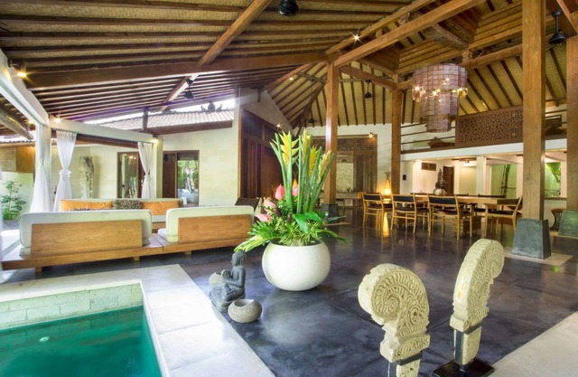 5 Star Villa in Bali, Minutes from the Beach, Bali Villa 2065