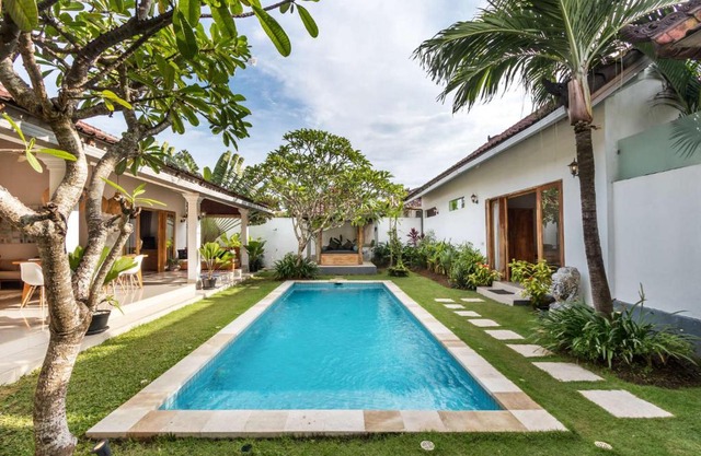 5 Star Villa in Bali, Minutes from the Beach, Bali Villa 2030