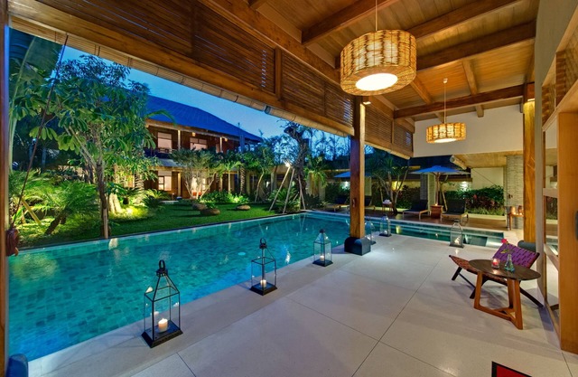 Best Family Spacious Villa 9BR by the beach Seminyak