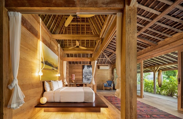 Charming Wooden 5 Bedroom Private Pool Villa