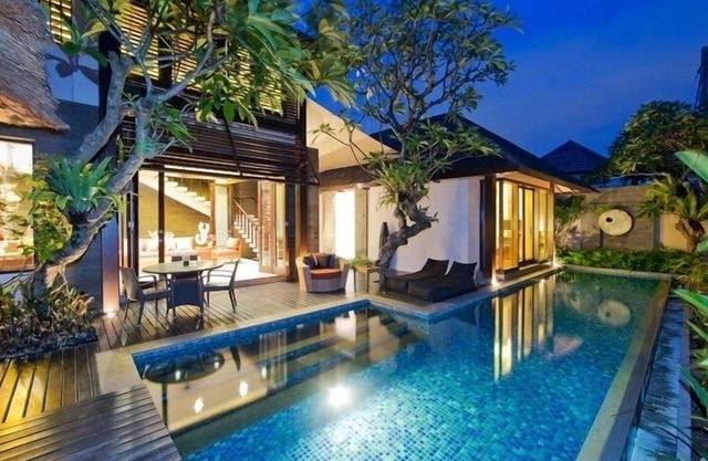 Chic 2BR Villa, PRIME LOCATION! - 10Min Walk To KuDeTa! W/Swimming Pool!