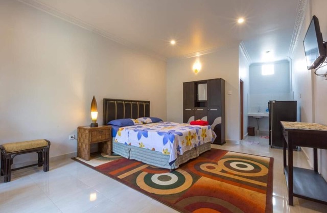 Deluxe Room only 10 Minutes Ride to Berawa Beach, Convenient Location