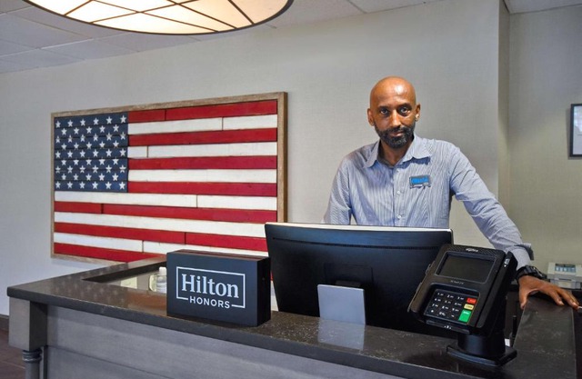 Hampton Inn Suites Alexandria Town 