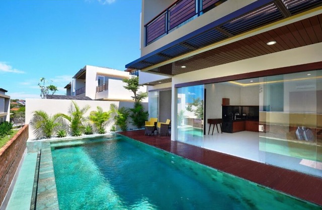 Lavish & Spacious MRC 2-Bedroom Villa #C11