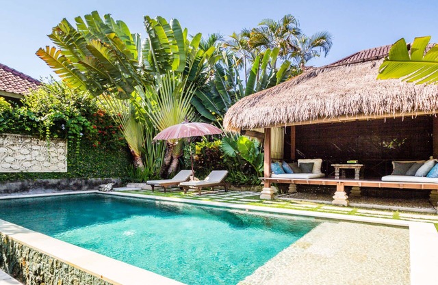 Rent a Luxury Villa in Bali Close to the Beach, Bali Villa 2074