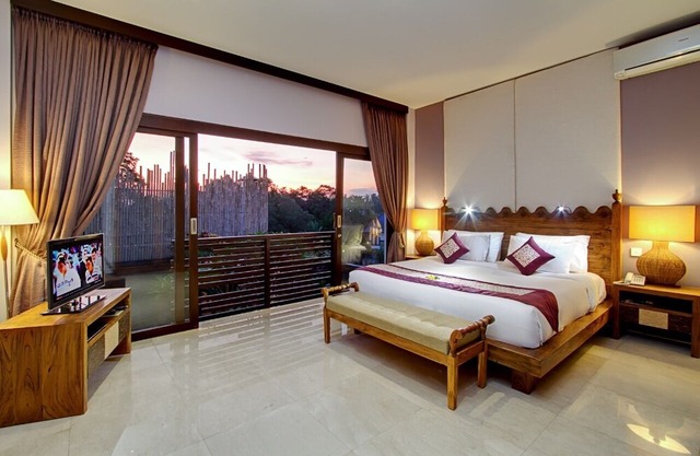 Spacious Three Bedroom Villa near Canggu with a Private Pool